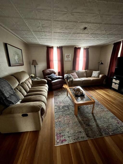 Cute 6-Bedroom Getaway In The Heart Of Littleton Eksteriør billede